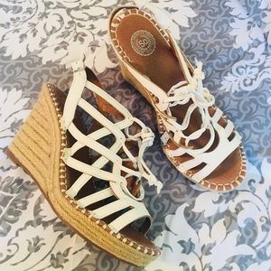 🌻 Strappy platform heels sandals 🌻